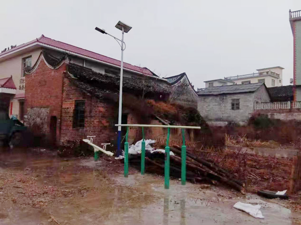 桂林興安界首鎮何家拉村新國標健身器材安裝