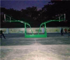 柳州衛校籃球架安裝調試完畢