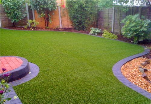 人造草坪與自然草相比有哪些優勢 2