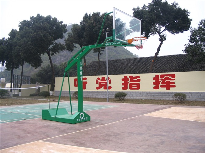籃球架報(bào)價(jià)-籃球架廠家-籃球架圖片-籃球架高度-成冠體育
